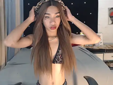 Snapshot of Queenoflustx chatting on February 2026 02:10:02 AM Queenoflustx online show from February 2026 02:10:02 AM