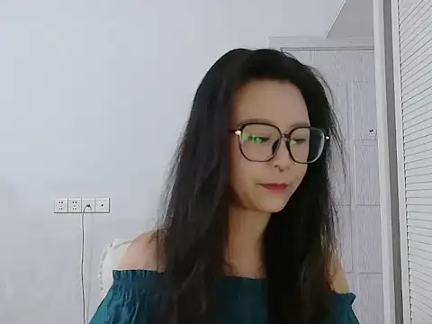 Snapshot of yunchui0101 chatting on February 2026 05:43:01 AM yunchui0101 online show from February 2026 05:43:01 AM