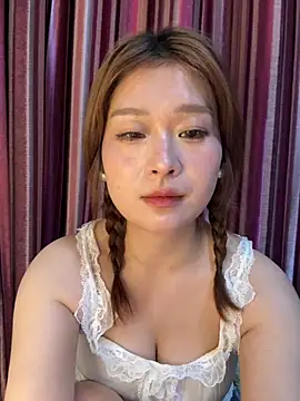 Snapshot of A-cola chatting on April 2026 01:52:02 PM A-cola online show from April 2026 01:52:02 PM