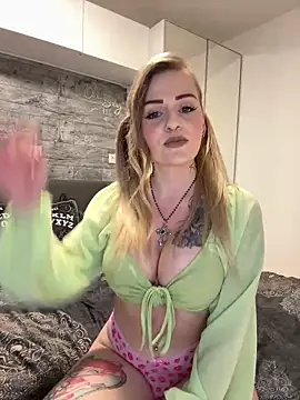 Kedi Kiss online show from February 2026 03:11:02 PM