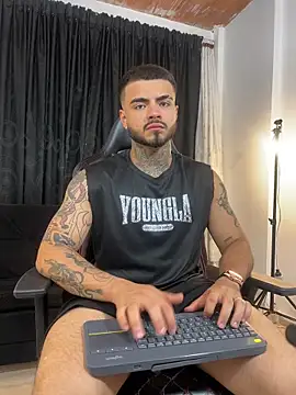 Benjii Carter1 online show from March 2026 03:35:02 AM