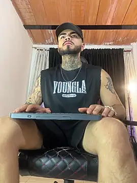 Benjii Carter1 online show from March 2026 03:42:01 AM