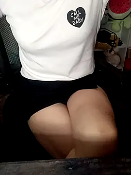 Lavi sexy07 online show from April 2026 05:17:02 PM