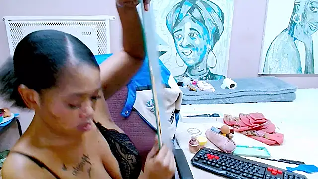 TyraHotxxx online show from May 2026 06:12:02 AM