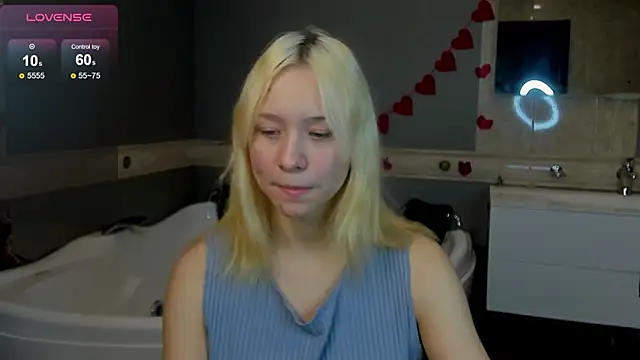 Snapshot of EmilyTrase chatting on February 2026 01:05:02 AM EmilyTrase online show from February 2026 01:05:02 AM