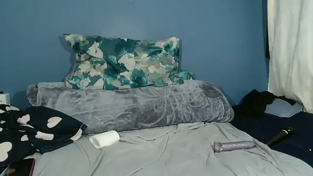 Sweet-Bella17 online show from June 2026 10:10:02 PM