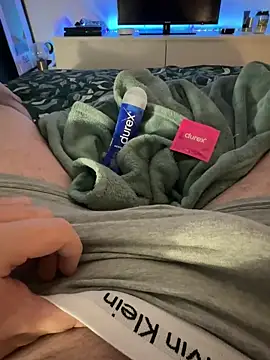 Snapshot of Thomascrtz chatting on April 2026 09:20:01 PM Thomascrtz online show from April 2026 09:20:01 PM