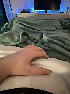 Snapshot of Thomascrtz chatting on March 2026 07:48:02 PM Thomascrtz online show from March 2026 07:48:02 PM