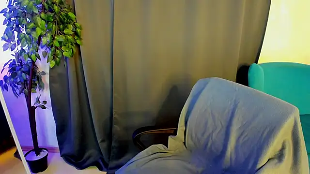 Snapshot of little__isabel chatting on June 2026 01:35:01 AM little isabel online show from June 2026 01:35:01 AM