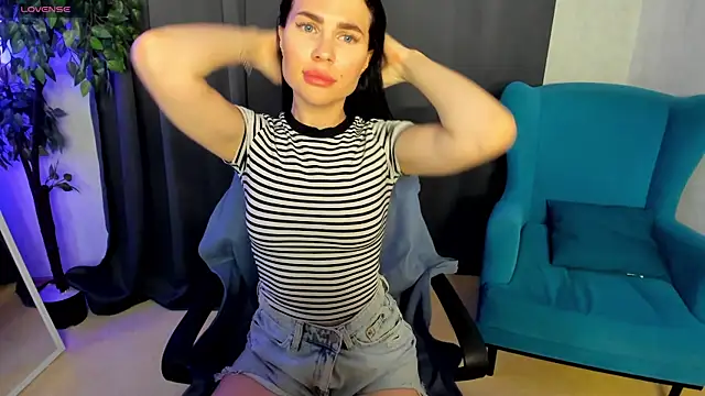 Snapshot of little__isabel chatting on July 2026 08:09:01 AM little isabel online show from July 2026 08:09:01 AM