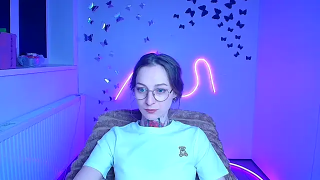 Esmi Winter online show from March 2026 06:42:02 PM