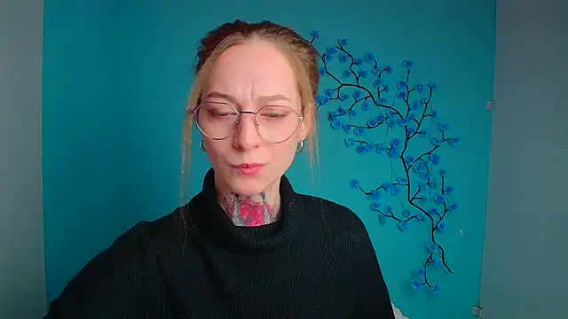 Esmi Winter online show from February 2026 06:13:01 AM