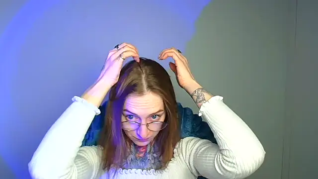 Esmi Winter online show from February 2026 06:25:02 AM