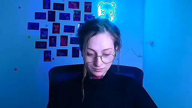 Esmi Winter online show from March 2026 06:18:02 AM