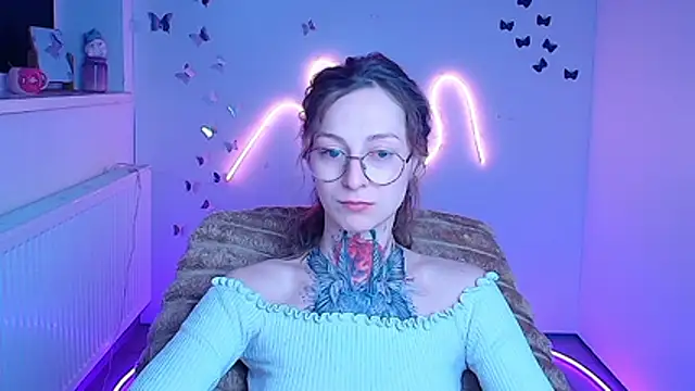 Esmi Winter online show from March 2026 06:29:02 PM