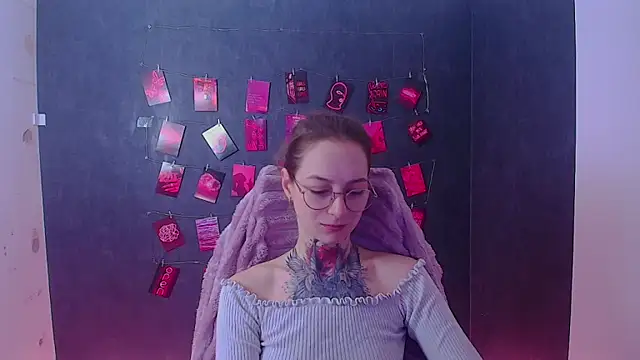 Esmi Winter online show from March 2026 06:28:02 AM