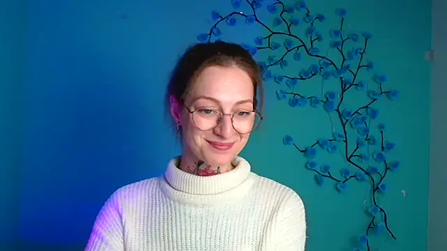 Esmi Winter online show from March 2026 12:23:02 PM