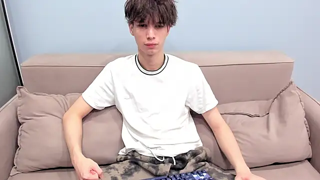 Snapshot of Ur_NextDoor_Boy chatting on February 2026 06:19:02 PM Ur NextDoor Boy online show from February 2026 06:19:02 PM