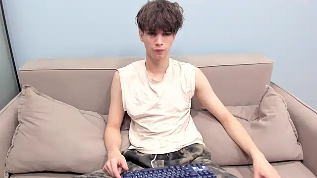 Snapshot of Ur_NextDoor_Boy chatting on February 2026 07:03:01 PM Ur NextDoor Boy online show from February 2026 07:03:01 PM