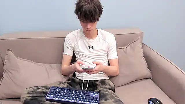 Snapshot of Ur_NextDoor_Boy chatting on February 2026 05:18:02 AM Ur NextDoor Boy online show from February 2026 05:18:02 AM