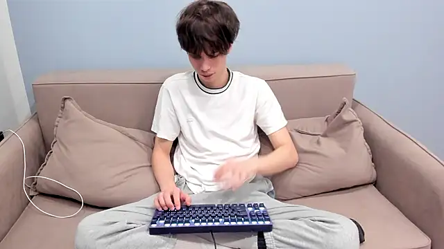 Snapshot of Ur_NextDoor_Boy chatting on February 2026 07:35:02 PM Ur NextDoor Boy online show from February 2026 07:35:02 PM