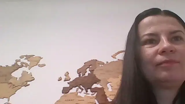 Clover Shine online show from April 2026 05:10:02 PM