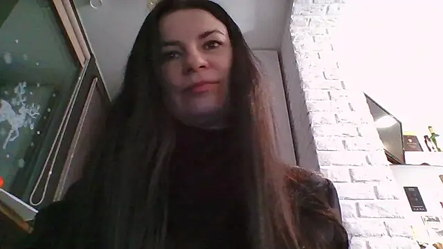 Clover Shine online show from March 2026 05:27:02 PM