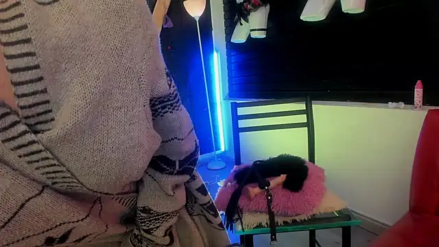 kitty gang  online show from February 2026 01:21:01 PM