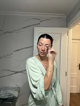 Karmenlovex online show from March 2026 06:14:02 PM