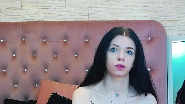 PeachyElla26 online show from February 2026 08:37:02 AM