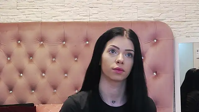 PeachyElla26 online show from February 2026 05:40:02 AM