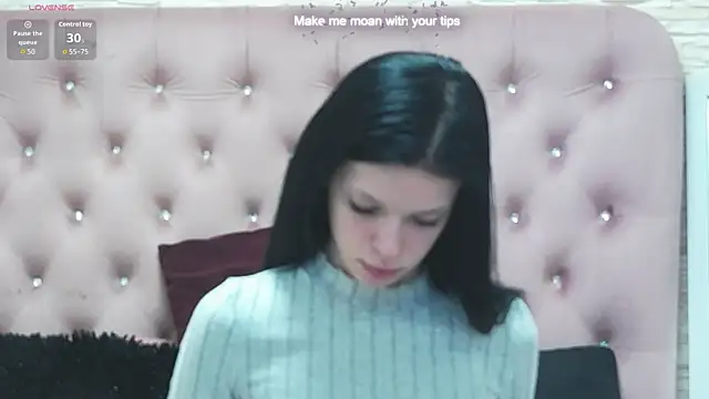 PeachyElla26 online show from March 2026 01:29:02 PM