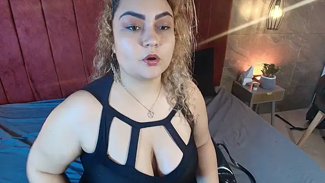 Snapshot of Amaraa_Silk chatting on March 2026 04:13:01 AM Amaraa Silk online show from March 2026 04:13:01 AM