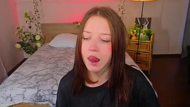 MmollyMay online show from March 2026 10:27:02 AM