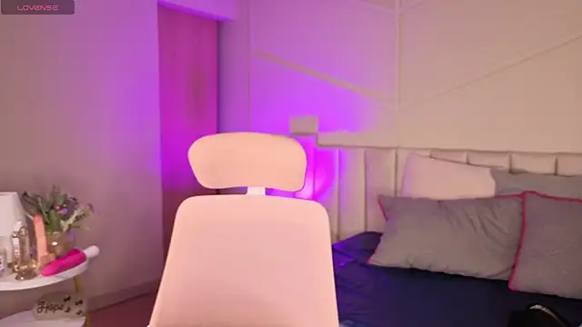 Eyes moon  online show from February 2026 02:24:02 AM