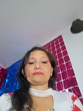 Alexamontiel  online show from April 2026 06:00:02 PM