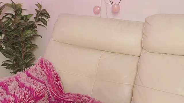 Shopie Colucci online show from March 2026 09:44:01 PM