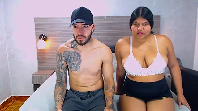 Paulina And Tayron online show from February 2026 07:35:02 PM