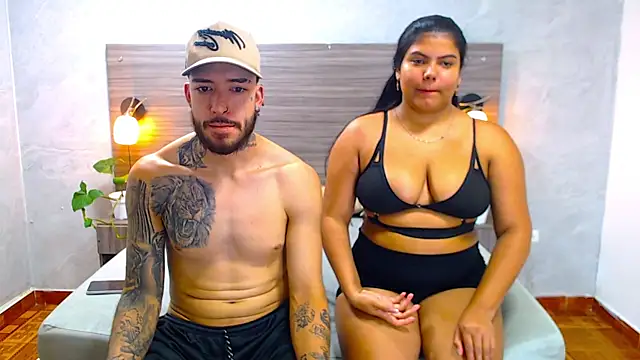 Paulina And Tayron online show from February 2026 07:13:01 PM