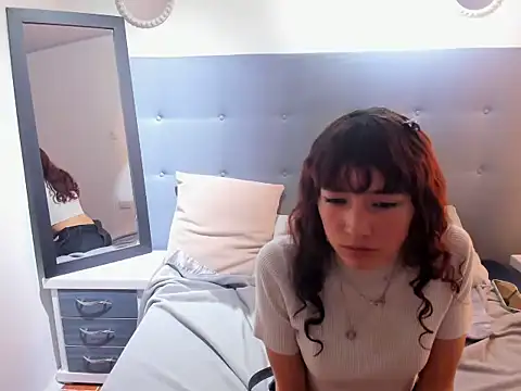 Lola lopezx online show from February 2026 08:41:01 PM