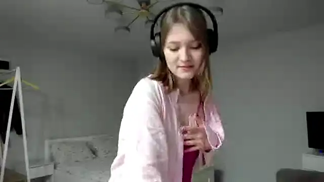 Mirrrra1 online show from February 2026 09:47:01 PM