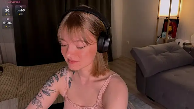 Mirrrra1 online show from May 2026 07:40:02 PM