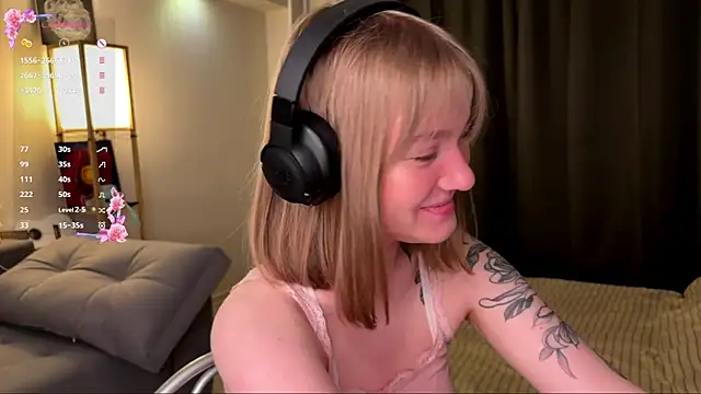 Mirrrra1 online show from May 2026 08:27:02 PM