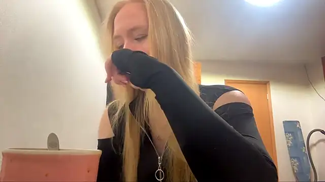 Snapshot of RoseBakeer chatting on February 2026 07:37:01 PM RoseBakeer online show from February 2026 07:37:01 PM