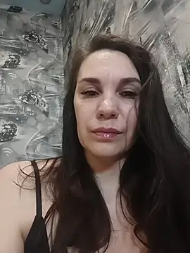 Snapshot of AlisaLowq chatting on February 2026 07:14:01 PM AlisaLowq online show from February 2026 07:14:01 PM