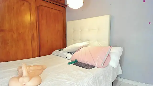 Britanny W online show from March 2026 03:19:02 PM