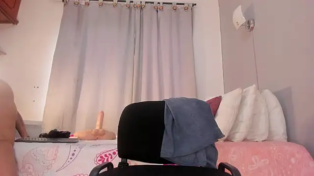 Snapshot of Britanny_W chatting on June 2026 07:37:02 PM Britanny W online show from June 2026 07:37:02 PM