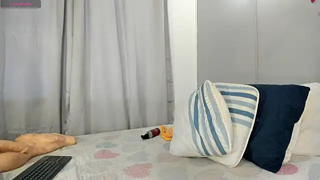 Britanny W online show from April 2026 07:20:01 PM