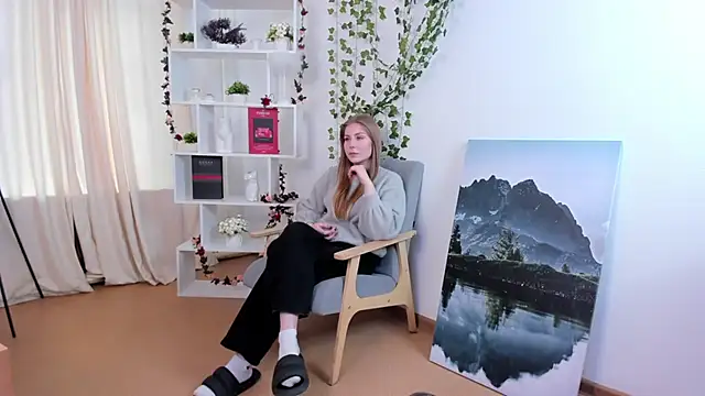 Snapshot of CharityKhamo chatting on February 2026 08:47:02 AM CharityKhamo online show from February 2026 08:47:02 AM