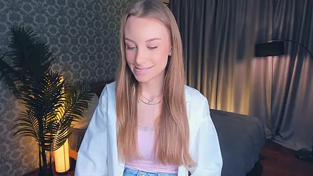 Snapshot of CarmenLipkin chatting on March 2026 02:24:01 PM CarmenLipkin online show from March 2026 02:24:01 PM